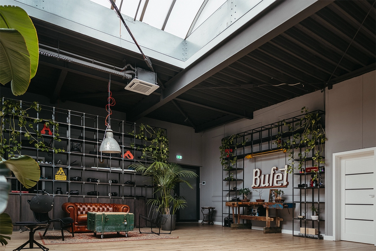 Studioul cu Bufet - Imagine 2