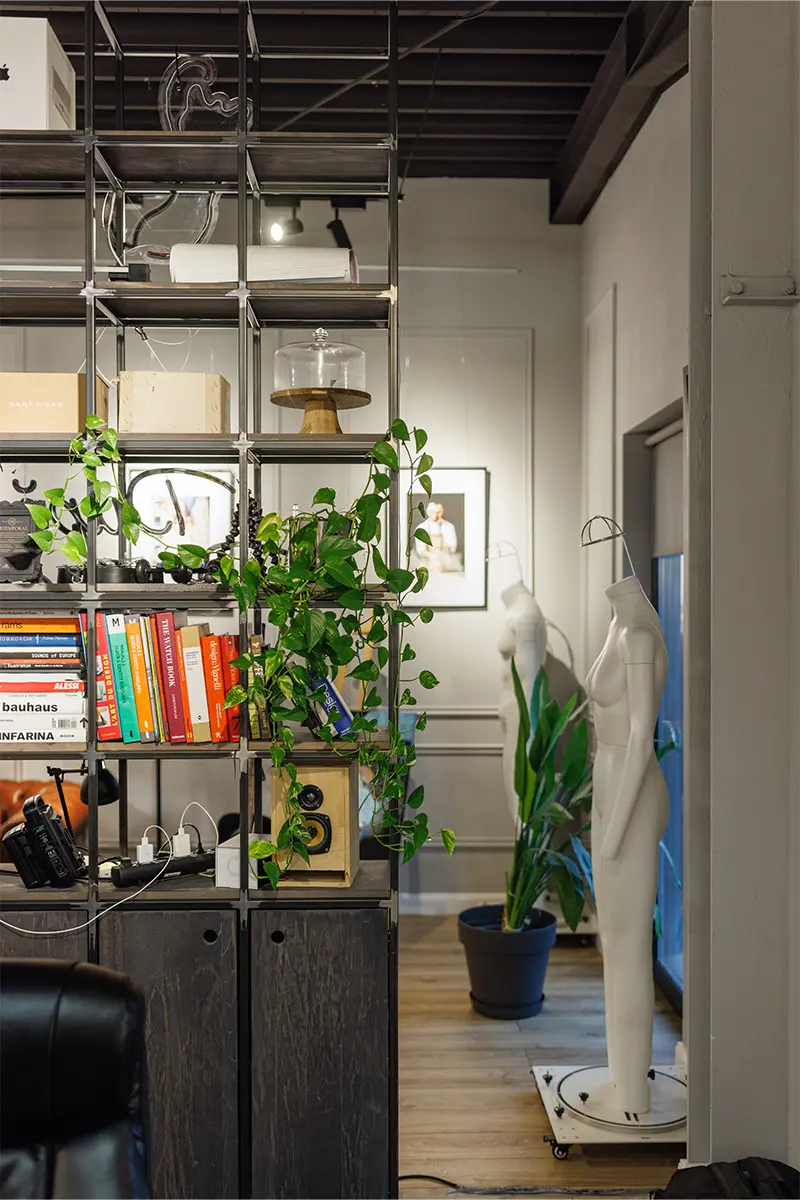 Studioul cu Bufet - Imagine 16